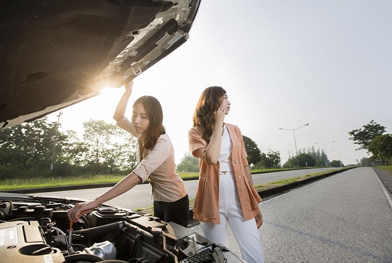 Dịch vụ sửa chữa ô tô lưu động tin cậy #1, gọi là có! 4 Fast 24 tư vấn và hết lòng hỗ trợ khách hàng “mọi lúc, mọi nơi”